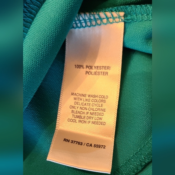 Sleeveless Blouse - Picture 4 of 6